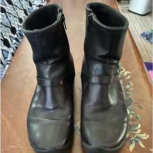 Keen boots, Black leather , ankle, good condition sz 9